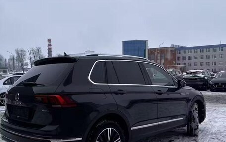 Volkswagen Tiguan II, 2022 год, 2 880 000 рублей, 5 фотография