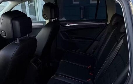 Volkswagen Tiguan II, 2022 год, 2 880 000 рублей, 12 фотография