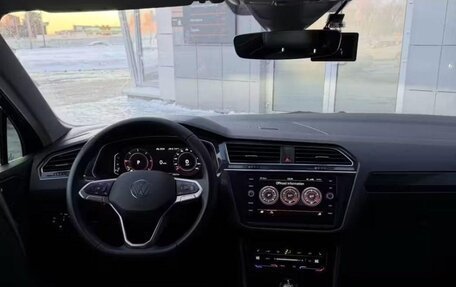 Volkswagen Tiguan II, 2022 год, 2 880 000 рублей, 10 фотография