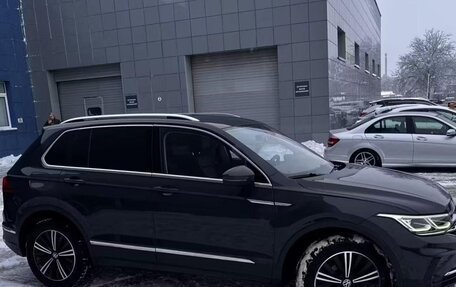 Volkswagen Tiguan II, 2022 год, 2 880 000 рублей, 8 фотография