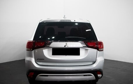 Mitsubishi Outlander III рестайлинг 3, 2019 год, 2 296 000 рублей, 5 фотография