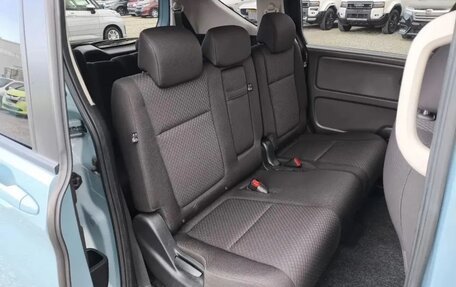 Honda Freed II, 2021 год, 1 820 000 рублей, 7 фотография