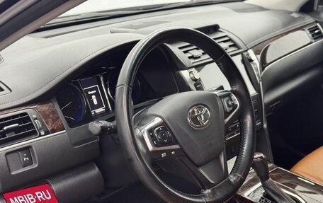 Toyota Camry, 2017 год, 2 199 000 рублей, 10 фотография