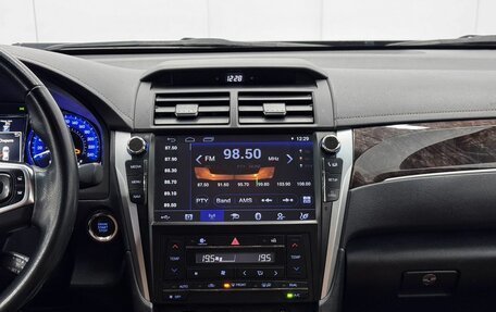 Toyota Camry, 2017 год, 2 199 000 рублей, 19 фотография