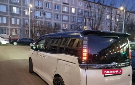 Toyota Voxy III, 2014 год, 1 580 000 рублей, 4 фотография