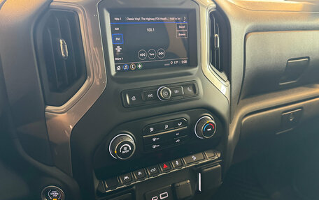 Chevrolet Silverado, 2022 год, 5 850 000 рублей, 24 фотография