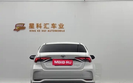 Toyota Corolla, 2024 год, 2 400 000 рублей, 4 фотография