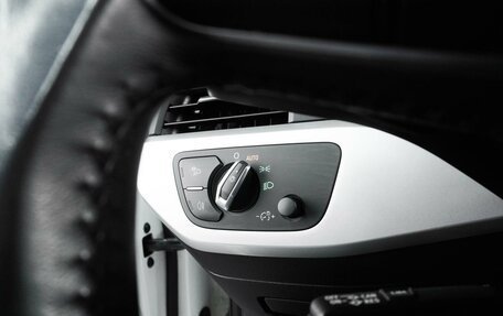 Audi A4, 2018 год, 2 396 000 рублей, 14 фотография