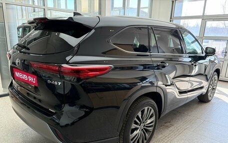 Toyota Highlander, 2025 год, 5 900 000 рублей, 6 фотография