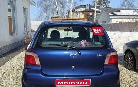 Toyota Vitz, 1999 год, 320 000 рублей, 1 фотография