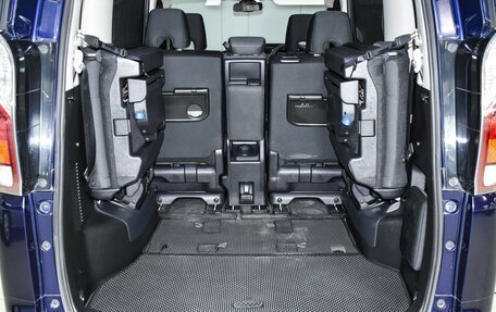 Nissan Serena IV, 2018 год, 2 099 000 рублей, 26 фотография