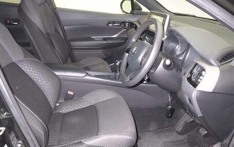 Toyota C-HR I рестайлинг, 2020 год, 2 000 000 рублей, 18 фотография