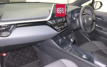 Toyota C-HR I рестайлинг, 2020 год, 2 000 000 рублей, 20 фотография