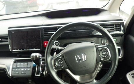 Honda Stepwgn IV, 2021 год, 3 100 000 рублей, 6 фотография