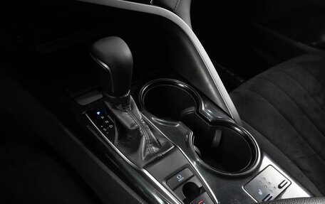 Toyota Camry, 2018 год, 2 749 000 рублей, 17 фотография