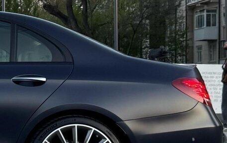 Mercedes-Benz E-Класс, 2019 год, 6 500 000 рублей, 4 фотография