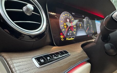 Mercedes-Benz E-Класс, 2019 год, 6 500 000 рублей, 30 фотография