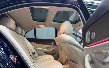 Mercedes-Benz E-Класс, 2019 год, 6 500 000 рублей, 25 фотография