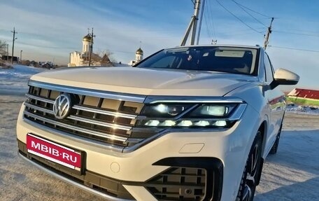 Volkswagen Touareg III, 2018 год, 5 430 000 рублей, 2 фотография