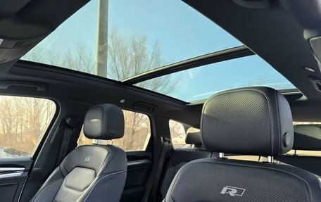 Volkswagen Touareg III, 2018 год, 5 430 000 рублей, 24 фотография