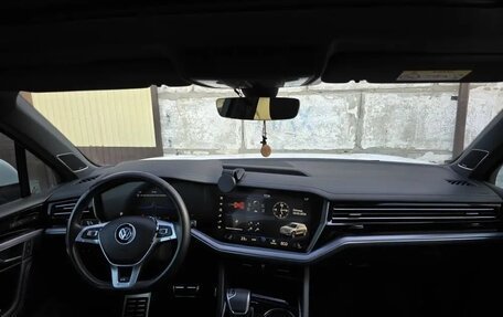 Volkswagen Touareg III, 2018 год, 5 430 000 рублей, 28 фотография