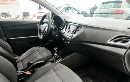 Hyundai Solaris II рестайлинг, 2017 год, 1 250 000 рублей, 13 фотография