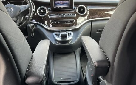 Mercedes-Benz V-Класс, 2017 год, 3 590 000 рублей, 10 фотография