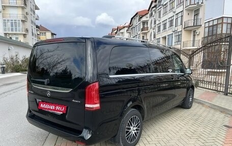 Mercedes-Benz V-Класс, 2017 год, 3 590 000 рублей, 5 фотография