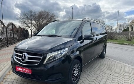 Mercedes-Benz V-Класс, 2017 год, 3 590 000 рублей, 1 фотография