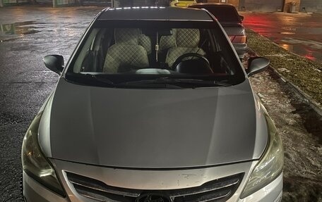 Hyundai Solaris II рестайлинг, 2015 год, 550 000 рублей, 1 фотография