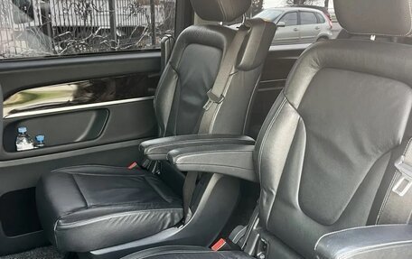 Mercedes-Benz V-Класс, 2017 год, 3 590 000 рублей, 23 фотография