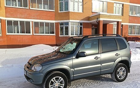 Chevrolet Niva I рестайлинг, 2013 год, 745 000 рублей, 2 фотография