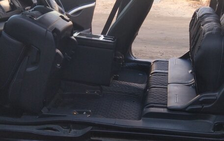 Toyota ISis I, 2014 год, 1 600 000 рублей, 24 фотография