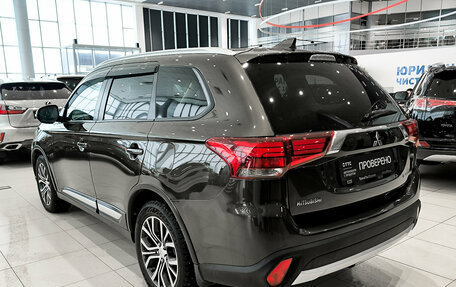 Mitsubishi Outlander III рестайлинг 3, 2018 год, 2 260 000 рублей, 7 фотография