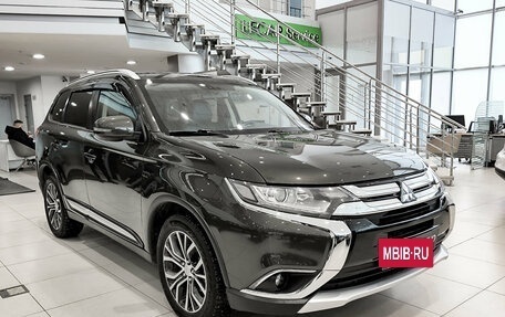 Mitsubishi Outlander III рестайлинг 3, 2018 год, 2 260 000 рублей, 3 фотография