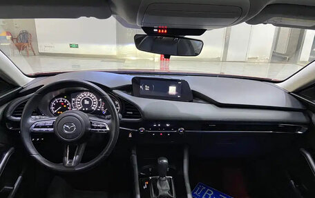 Mazda 3, 2022 год, 1 750 000 рублей, 4 фотография