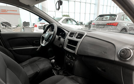 Renault Logan II, 2020 год, 750 000 рублей, 13 фотография