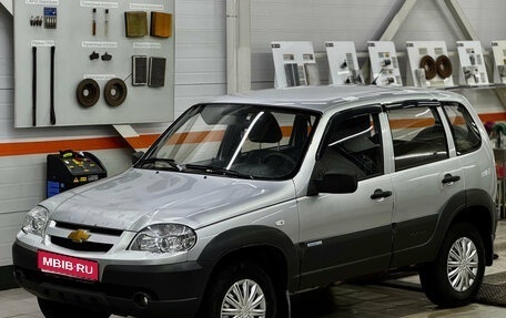 Chevrolet Niva I рестайлинг, 2011 год, 499 000 рублей, 1 фотография