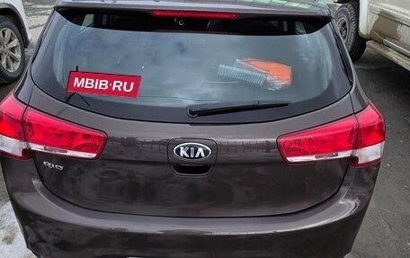 KIA Rio III рестайлинг, 2017 год, 650 000 рублей, 2 фотография