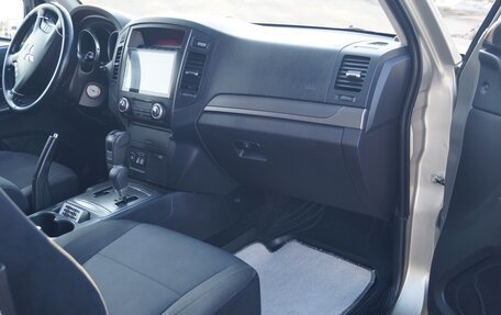 Mitsubishi Pajero IV, 2008 год, 2 390 000 рублей, 10 фотография