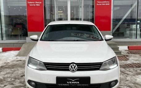 Volkswagen Jetta VI, 2013 год, 770 000 рублей, 2 фотография
