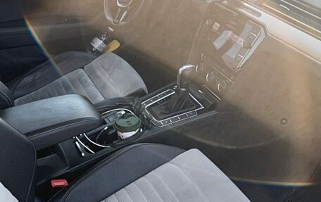 Volkswagen Passat B8 рестайлинг, 2018 год, 2 250 000 рублей, 12 фотография