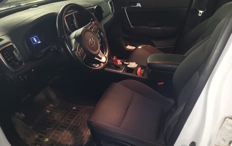 KIA Sportage IV рестайлинг, 2017 год, 2 500 000 рублей, 6 фотография