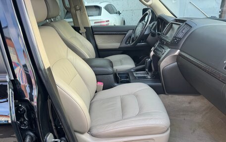 Toyota Land Cruiser 200, 2010 год, 2 390 000 рублей, 15 фотография