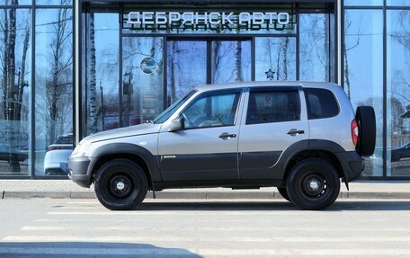Chevrolet Niva I рестайлинг, 2017 год, 695 000 рублей, 2 фотография