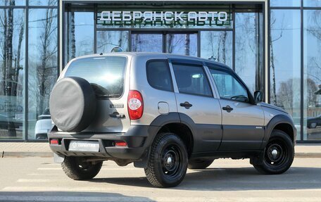 Chevrolet Niva I рестайлинг, 2017 год, 695 000 рублей, 3 фотография