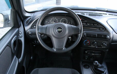 Chevrolet Niva I рестайлинг, 2017 год, 695 000 рублей, 6 фотография