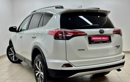 Toyota RAV4, 2017 год, 2 589 000 рублей, 4 фотография