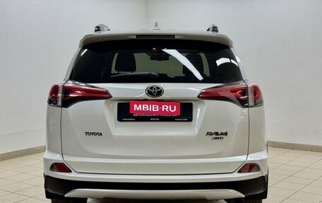 Toyota RAV4, 2017 год, 2 589 000 рублей, 5 фотография