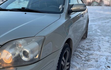 Toyota Avensis III рестайлинг, 2007 год, 880 000 рублей, 3 фотография